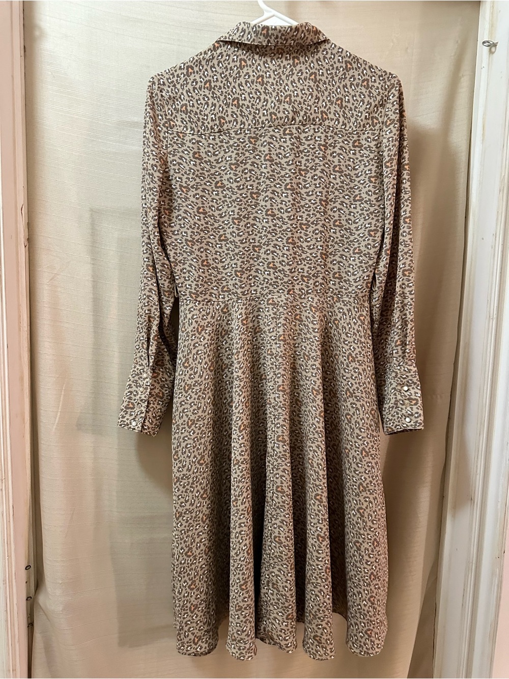 Nanette Lepore Leopard Print Midi Dress Pleated Button Front Flowy Neutral - Picture 7 of 9